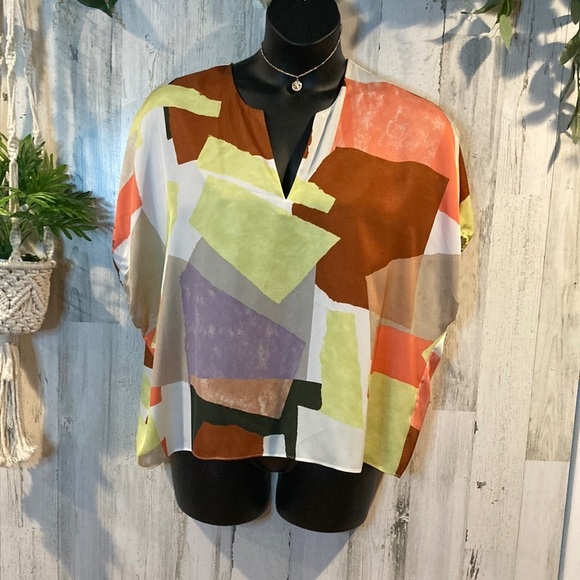 enThread Abstract Print Blouse - Picture 1 of 9
